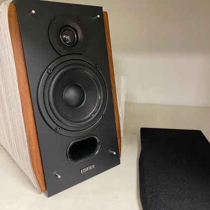 Уцененный товар Колонка Edifier R1700BT+ (коричневый) (уценка)