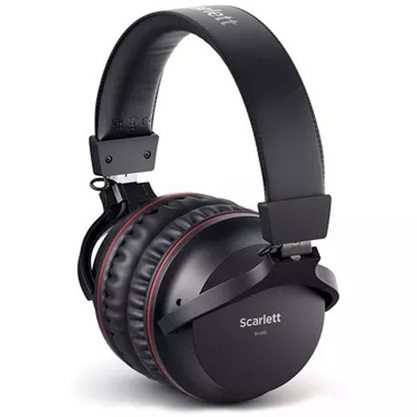 Набор для звукозаписи Focusrite Scarlett Solo Studio (4rd gen)