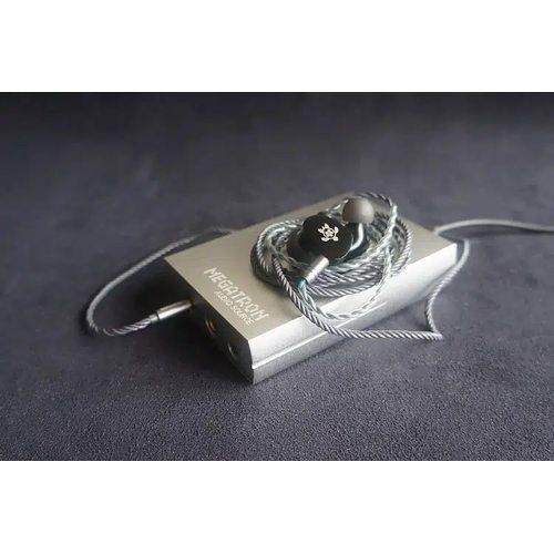 Портативный усилитель и ЦАП Venture Electronics Megatron