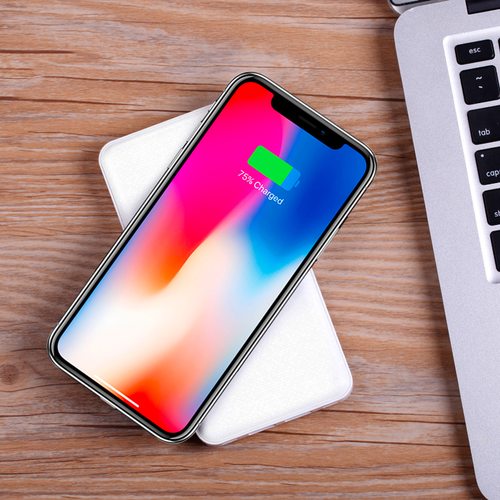 Портативное зарядное устройство (Powerbank) YOOBAO W5 с беспроводной зарядкой (белый)