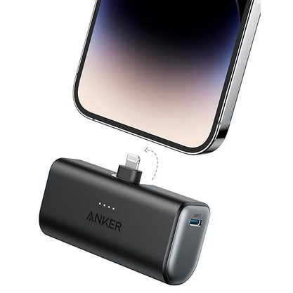 Портативное зарядное устройство (Powerbank) Anker Nano 12W Built-In Lightning A1645 (черный)